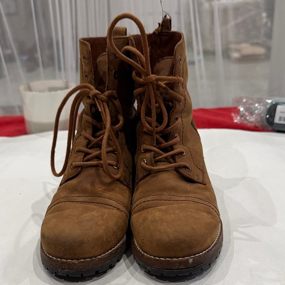 Stylish Brown Lace-Up Combat Boots for Women - Picture 2 of 5